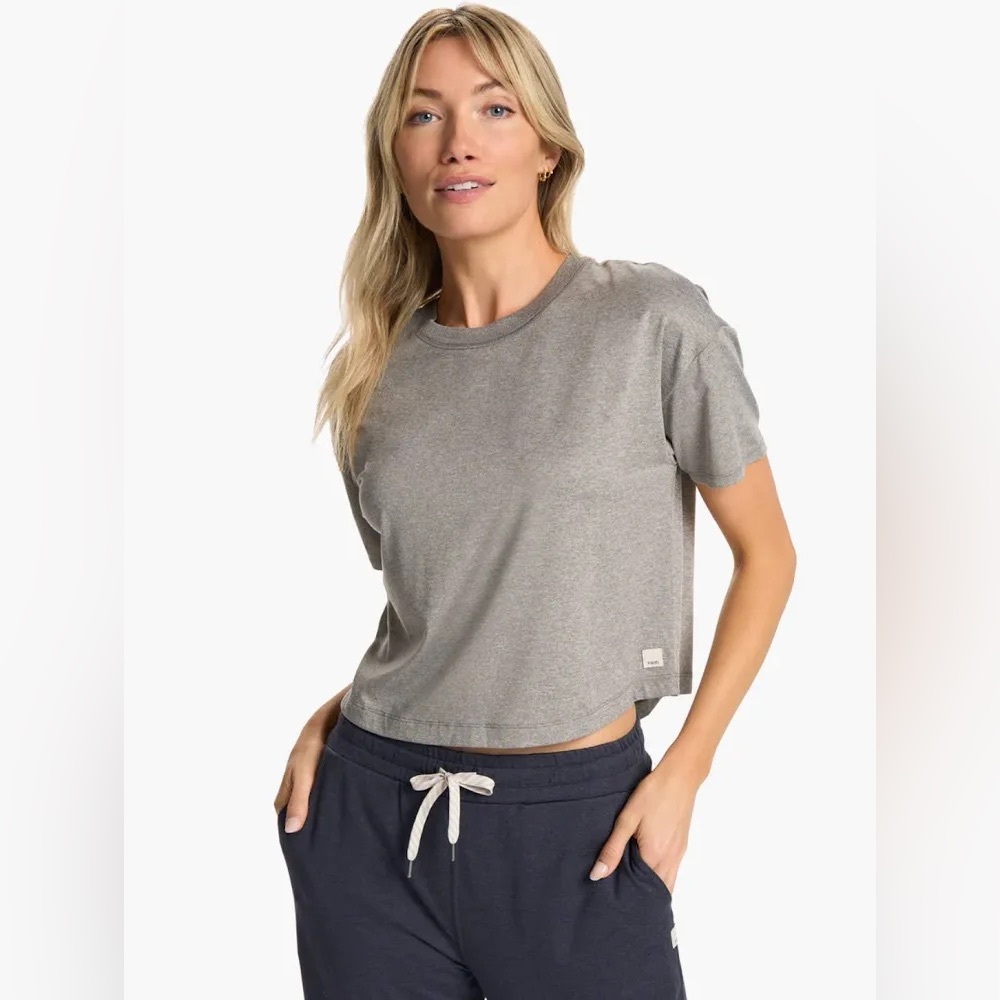 Vuori Short Sleeve Energy Tee in DreamKnit Performance Material in Heather Grey
